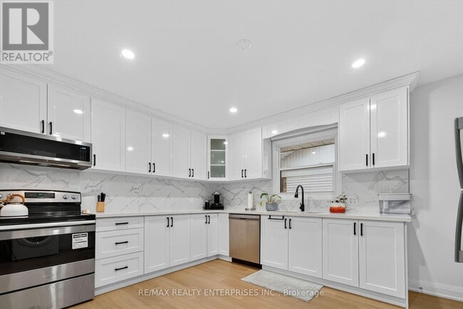 Photo - 10 Draper Dr