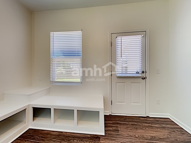 Photo - 274 Decatur Dr