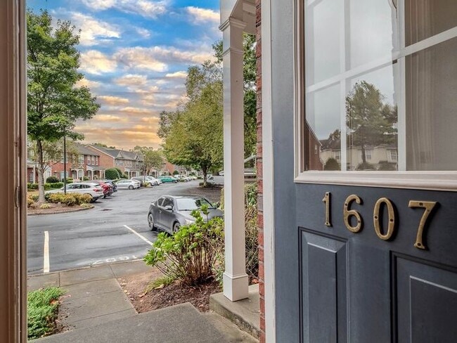 Photo - 1607 Cove Creek Cir