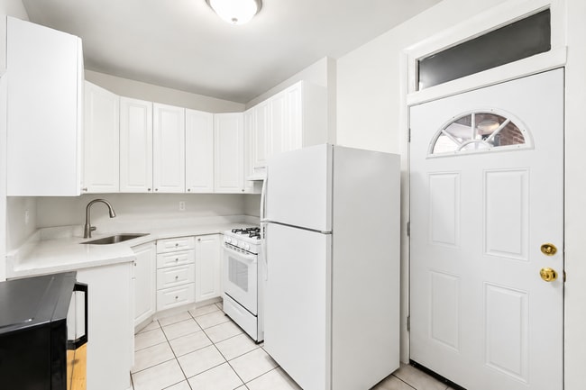 Photo - 2453 N Clark St Unit 3
