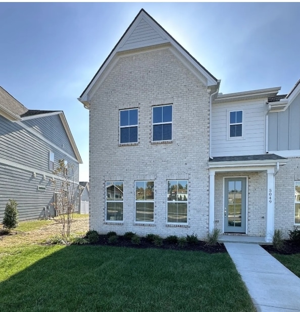 Building Photo - 5049 Greentree Dr