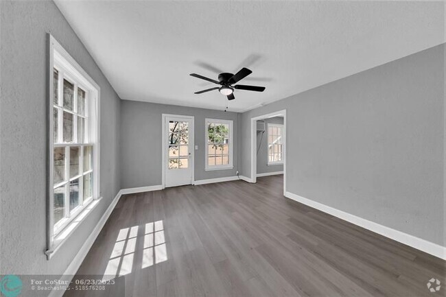 Building Photo - 325 N Federal Hwy Unit 1 Rental