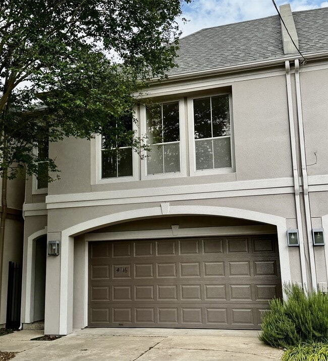 Building Photo - 4916 Travis St