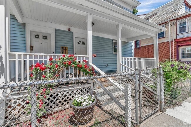 Building Photo - 74 Ruthven St Unit 1 Rental