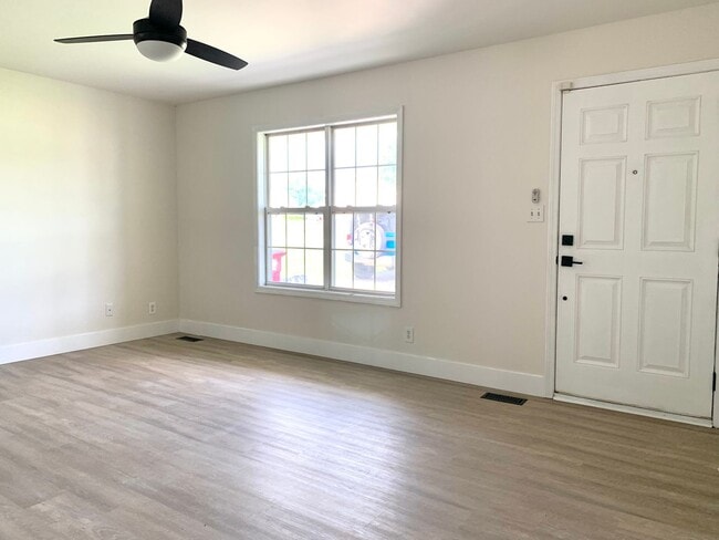 Photo - 157 Monarch Ln