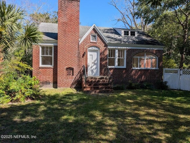 Building Photo - 1429 Azalea Dr