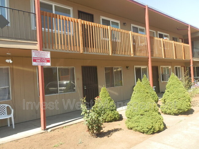 Photo - 1806 E 4th Plain Blvd Unidad #3 Rental