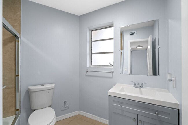 Photo - 18638 NE 18th Ave Unit 244