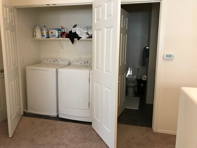 Building Photo - 4154 N Thurston Ln Unit 101