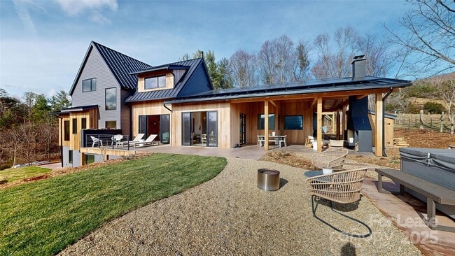 Photo - 11 Pink Fox Cove Rd House