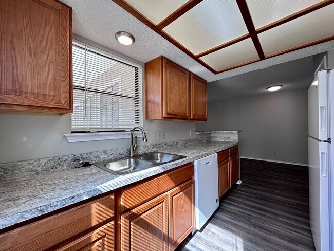 Photo - 9305 Kempler Dr Unidad B