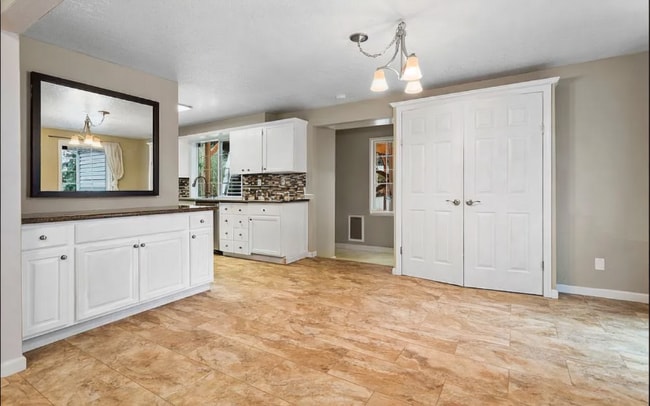 Photo - 6593 SE Thiessen Rd
