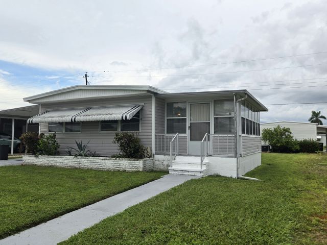 Building Photo - 305 49th Ave Dr W Rental