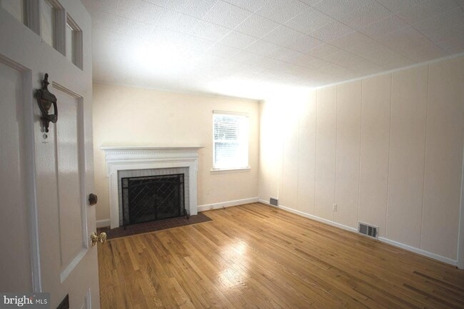 Photo - 5915 Ryland Dr