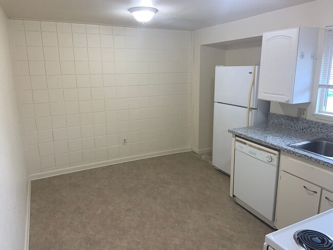 Photo - Freshly Updated 2 Bed w/ Granite + W/S/G Included – Available Early May!