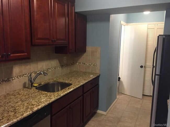 Building Photo - 2805 Whispering Hills Dr Rental