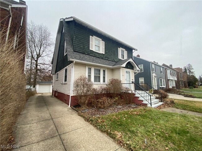 Photo - 3573 Silsby Rd