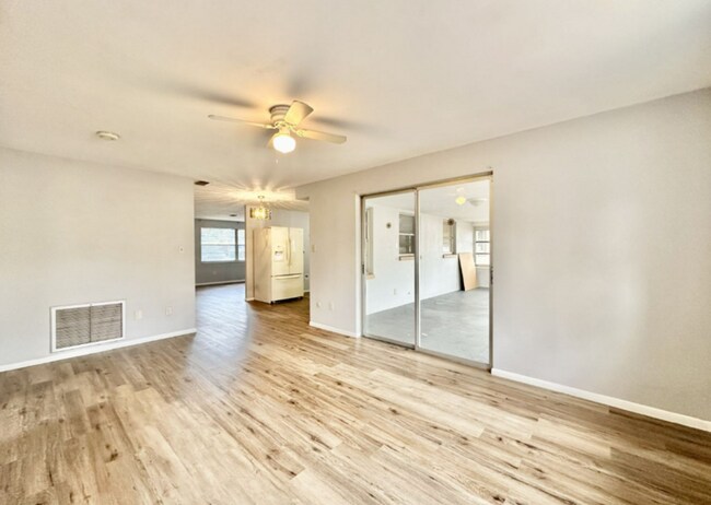 Photo - 1501 S Hillcrest Ave