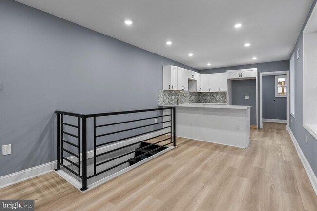 Photo - 2513 W Oxford St