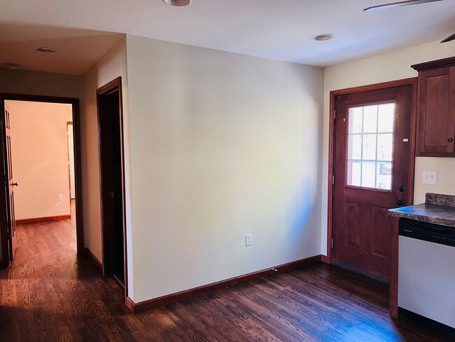 Photo - 2 bed 1.5 Bath Single Family Home