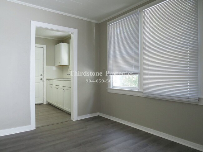 Photo - 2913 W 2nd St