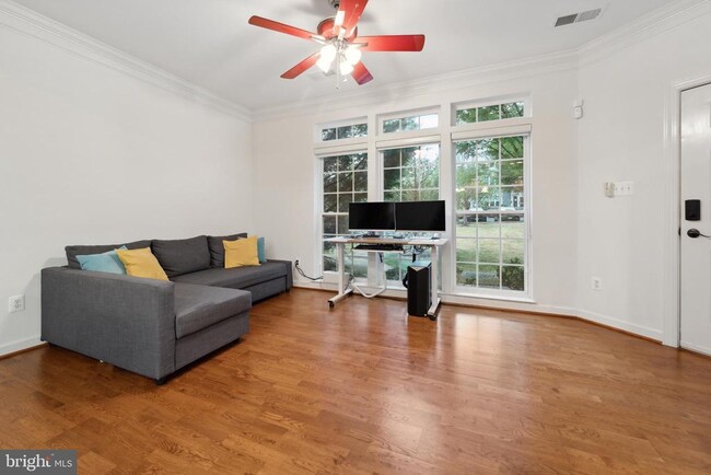 Building Photo - 5722 Callcott Way