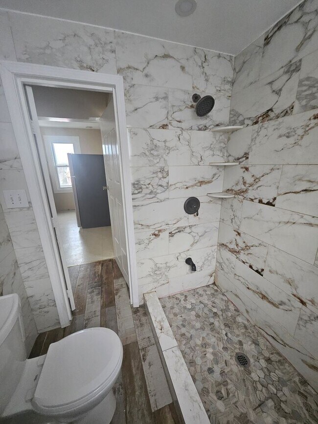 Photo - Upper 3 bedroom unit west side