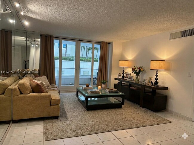 Photo - 5005 Collins Ave Unit 523