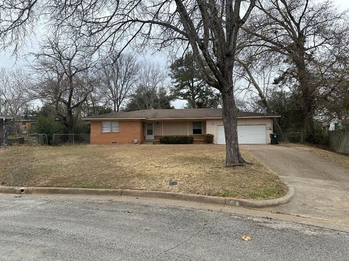 3009 Mistletoe Circle - 3009 Mistletoe Circle House