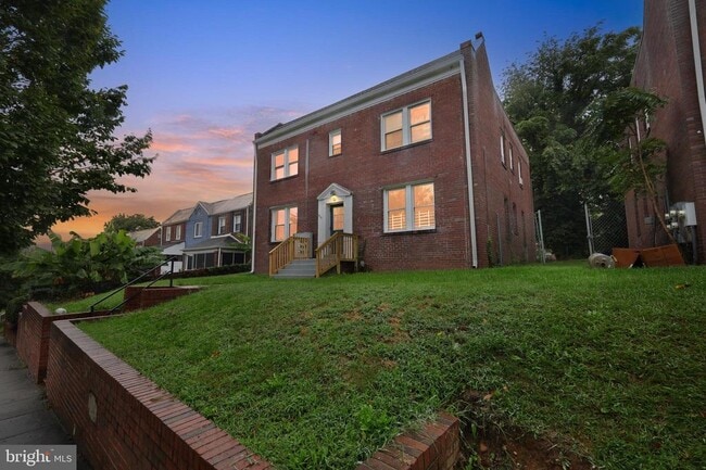 Photo - 3919 R St SE