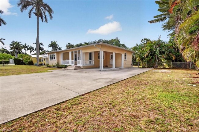 Photo - 1420 Maravilla Ave