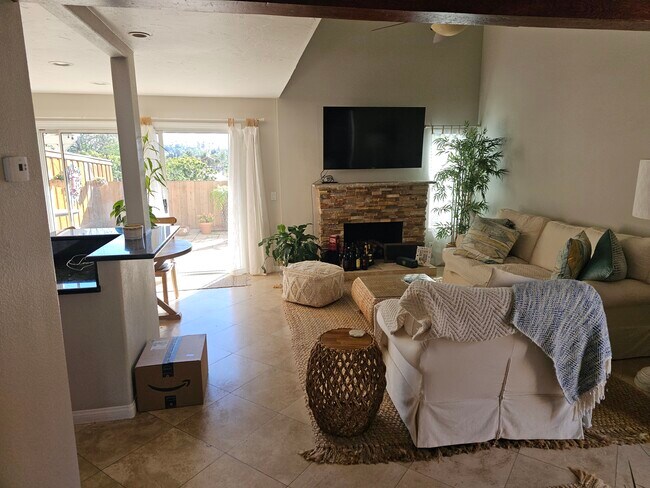 Building Photo - 853 Mola Vista Way