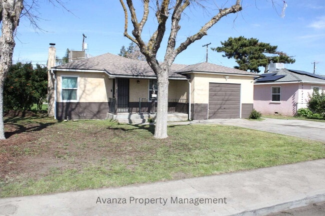 Photo - Fresno Mayfair District - 4 Bedroom Home 
1 Year Lease