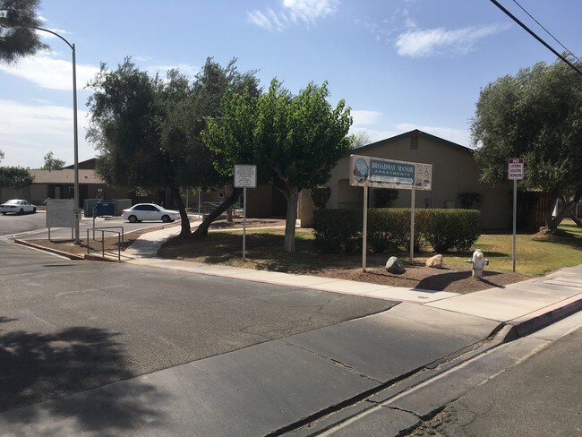 Photo - Broadway Manor Apartments