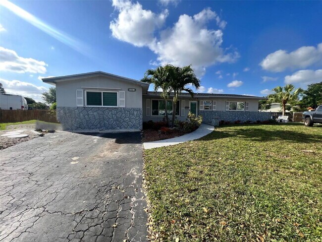 Photo - 8441 NW 18th St Casa