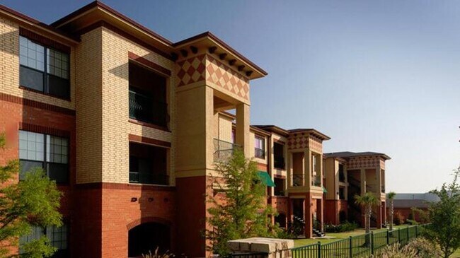 Photo - 650 Leora Ln Unidad b4