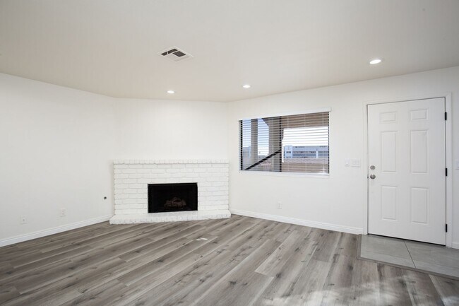 Photo - 737 Rock Springs Dr