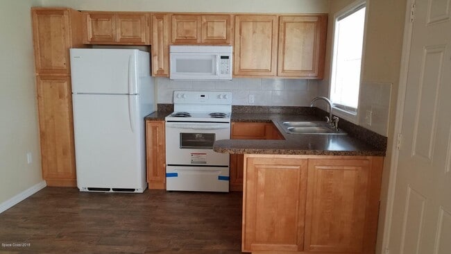 Photo - 6417 Ridgewood Ave