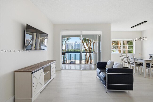 Photo - 3255 NE 184th St Unidad 12210