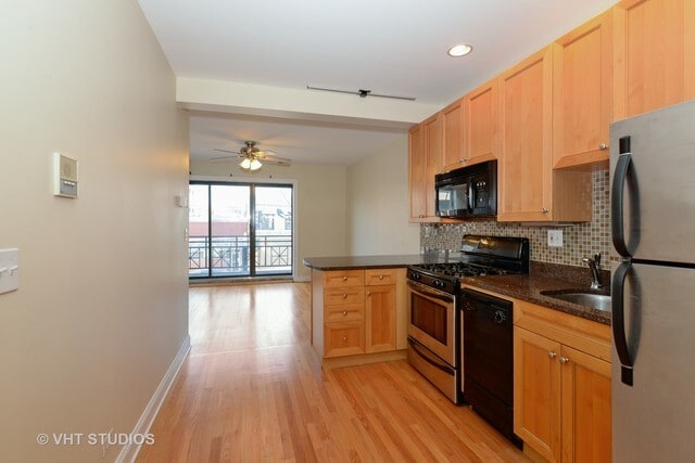 Photo - 3765 N Racine Ave Unit D
