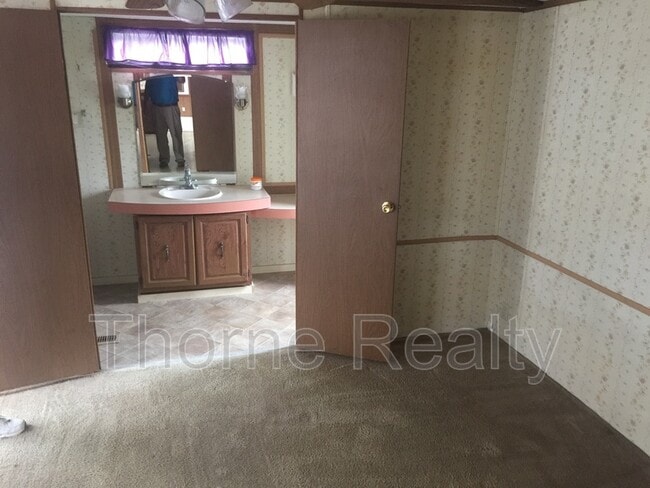 Photo - 92 Matt's Ln