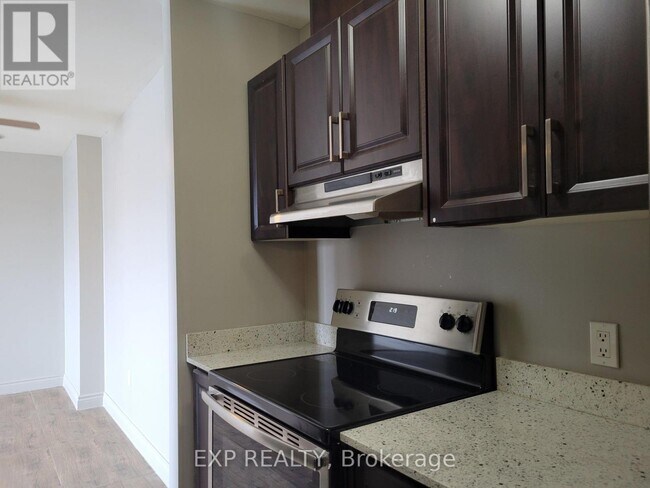 Photo - 95 Barrie Rd