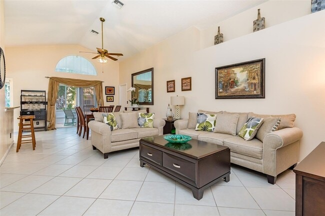 Photo - 140 Paddock Ln
