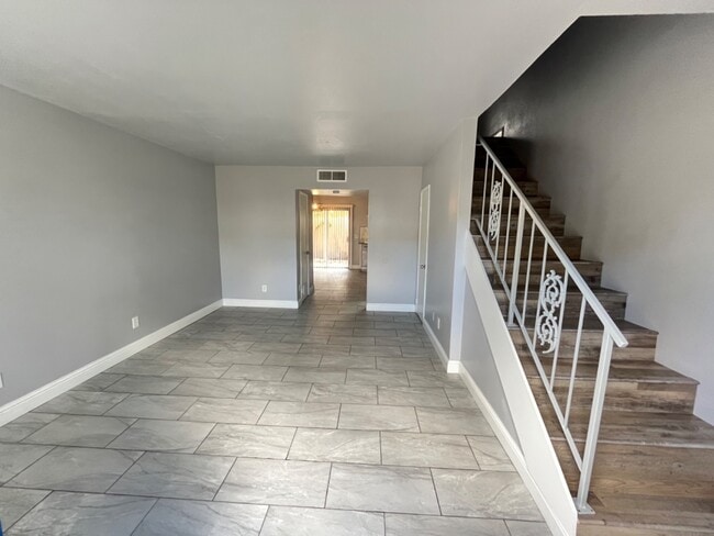 Building Photo - 3318 E Sierra Madre Ave Rental