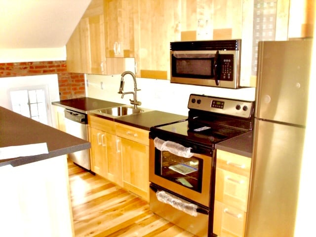 Photo - 2168 Thurman Ave Unit West