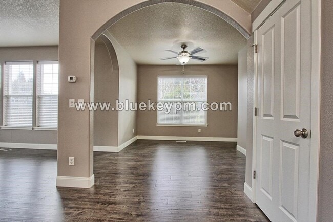 Photo - 4 Bed, 2.5 Bath Home in Hazel Dell with Easy Access to I-5 and Padden Pkwy