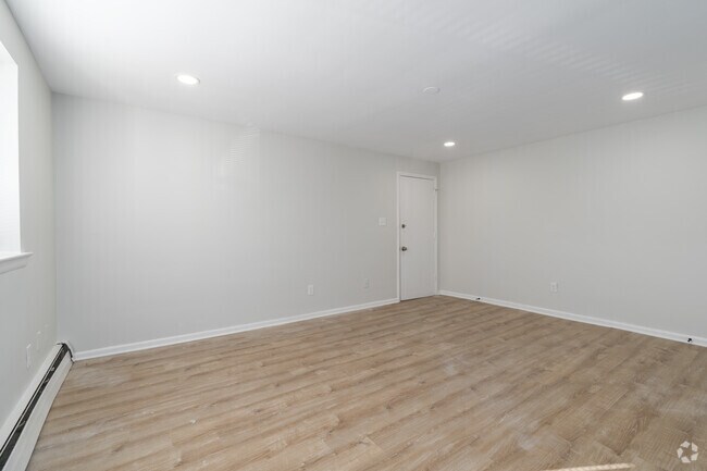 1BR, 1BA - 745SF Living Room