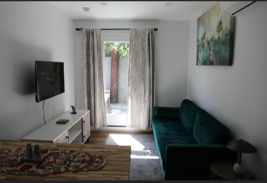 Building Photo - 3751 Hillcrest Dr