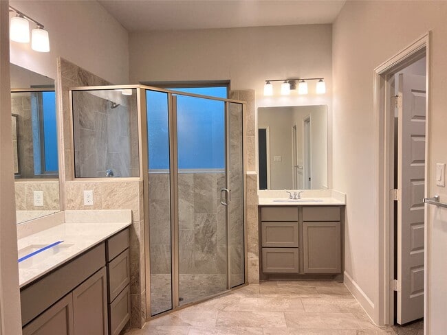 Photo - 418 Glacier Pass