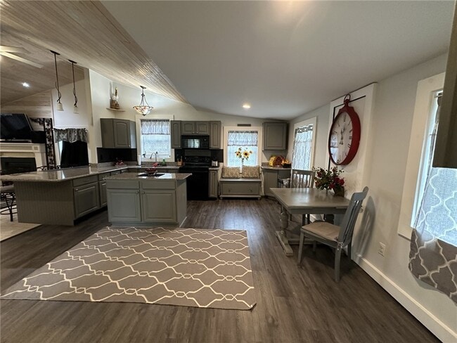 2590 Scottsville Rd